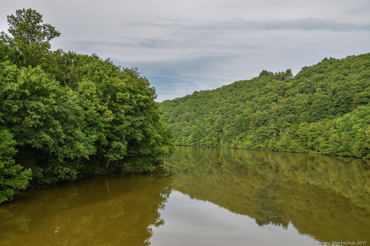 Река посреди леса в Люксембурге