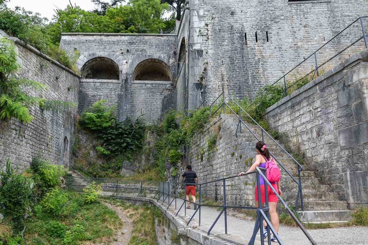 Крепостные стеные Бастилии в Гренобле, Франция